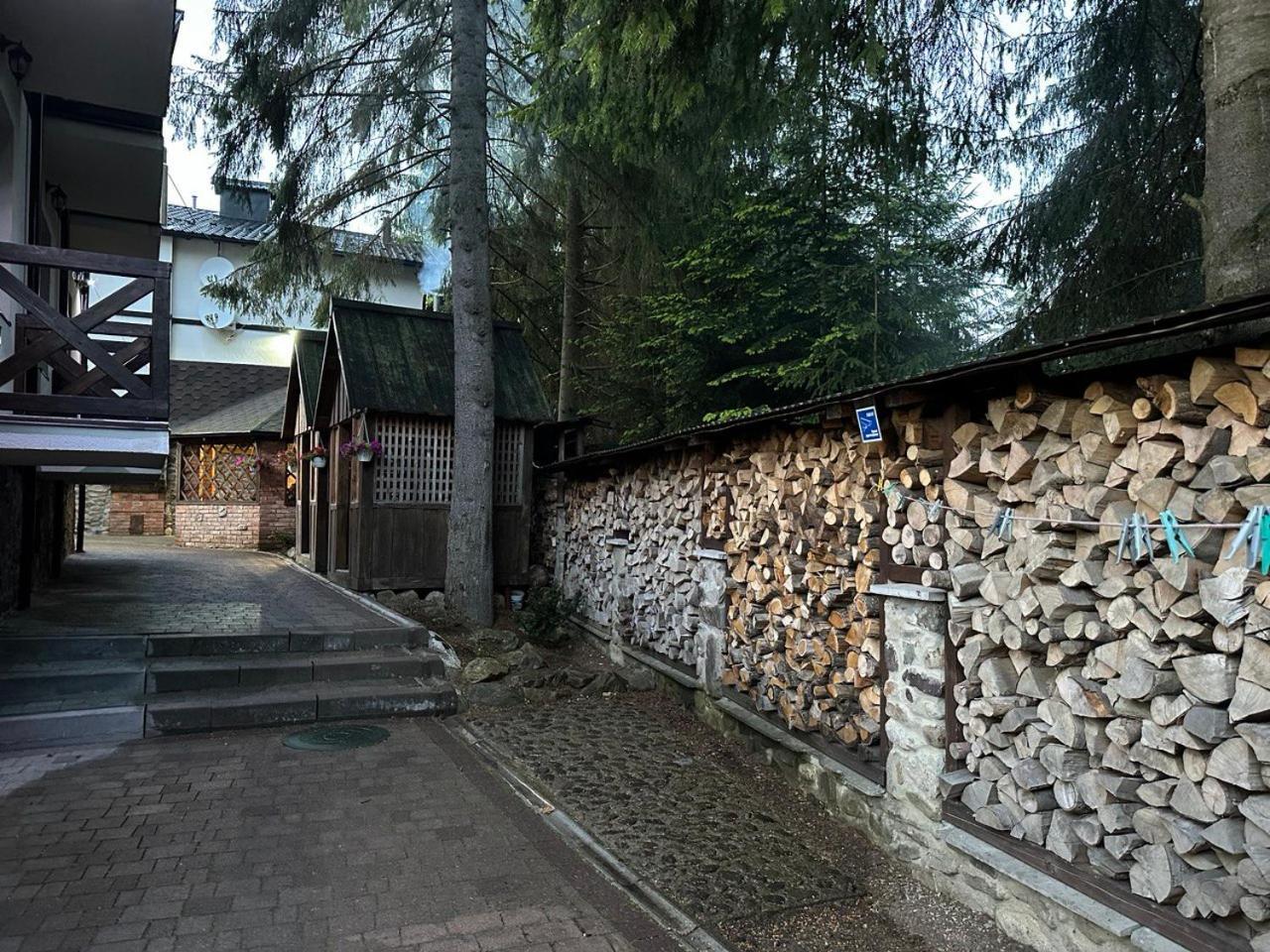 Alpiyskiy ヤブルニツァ エクステリア 写真